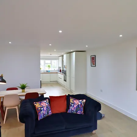 Holiday home London Beautiful Three Bedroom House Mitcham