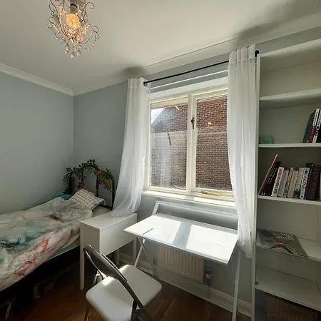 Cosy 2bd Home-away-from-home Hackney Apartment London