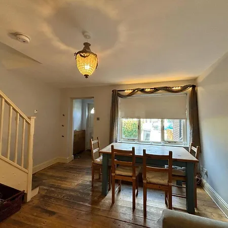 Cosy 2bd Home-away-from-home Hackney Apartment