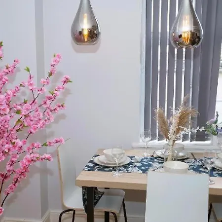 Edgware Road Beautiful Family Apartment