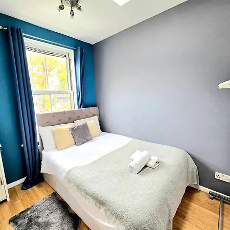 Cozy 4 Bedroom House In The Heart Of Brixton Holiday home London