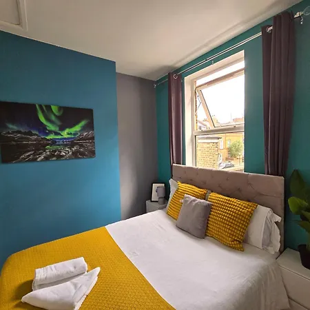 Cozy 4 Bedroom House In The Heart Of Brixton