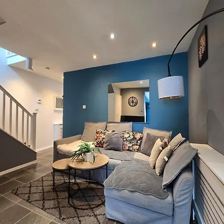 Cozy 4 Bedroom House In The Heart Of Brixton London