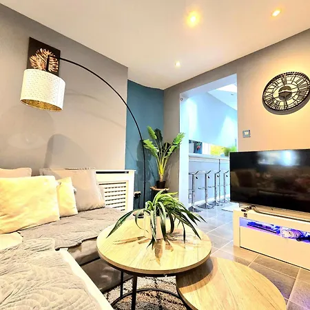 Holiday home Cozy 4 Bedroom House In The Heart Of Brixton *