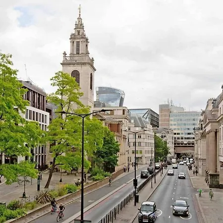 Cosy 1 Bed Globe View St Pauls