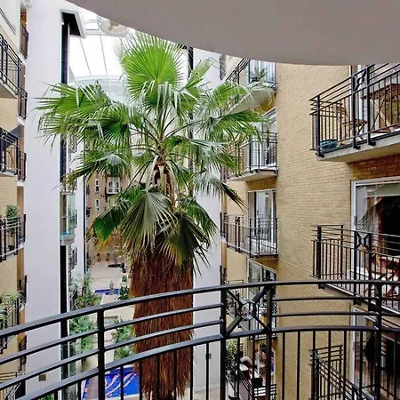 Cosy 1 Bed Globe View St Pauls Apartment