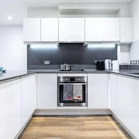 Apartment Modern New-built 1 Bedroom In Heart Of Ldn London