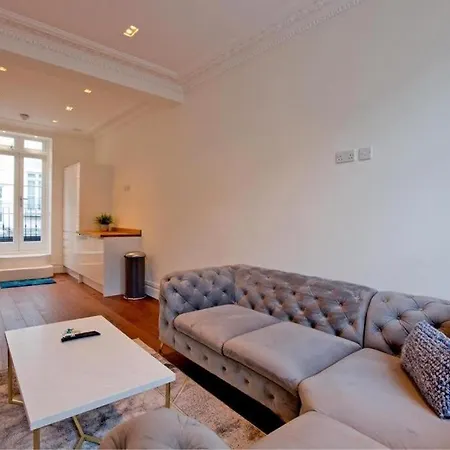 Charming Beau 2-bed Haven Near Harrods Apartment London