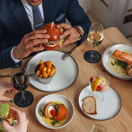 Radisson Blu Hotel, Bond Street 4*