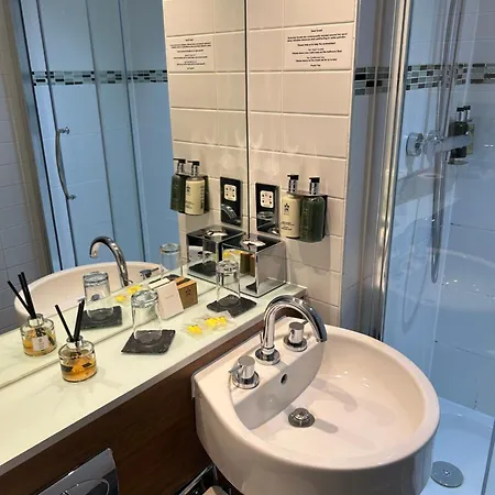 The Wesley Euston 4* Londres