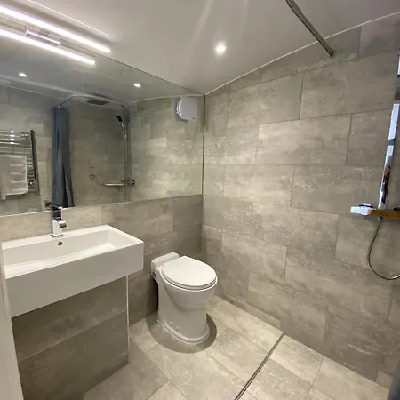Inn The Watersedge, Canal 4*