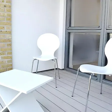 New Large 4 Bedroom & 3 Bathroom Flat Near Angel Station In Zone 1 For Max 13 Guests Appartamento Londra