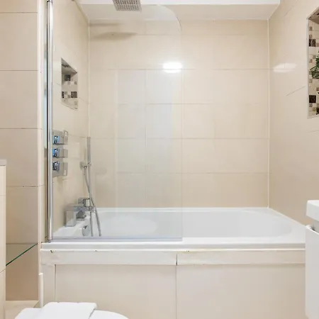 Premium Flat In Paddington Apartment London