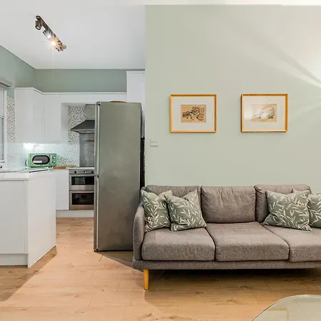 Stunning 2br Flat Btw Soho & Covent Garden * London