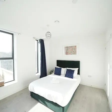 Homestay Broadway Great 7-minute Walk From The Underground Ealing