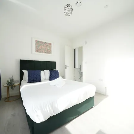 Broadway Great 7-minute Walk From The Underground * Ealing