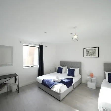 Broadway Great 7-minute Walk From The Underground Homestay