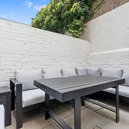 Apartment Stylish 1br Fulham Flat With Private Patio