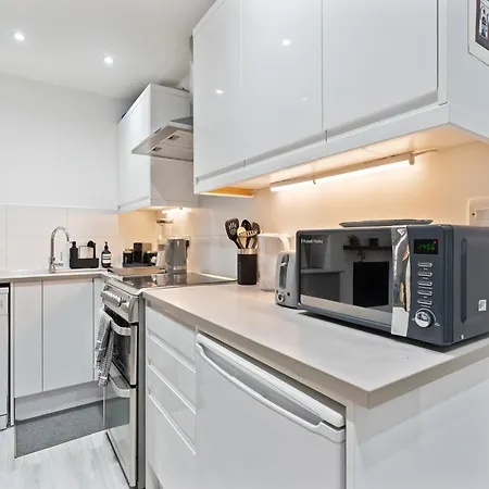 Stylish 1br Fulham Flat With Private Patio London