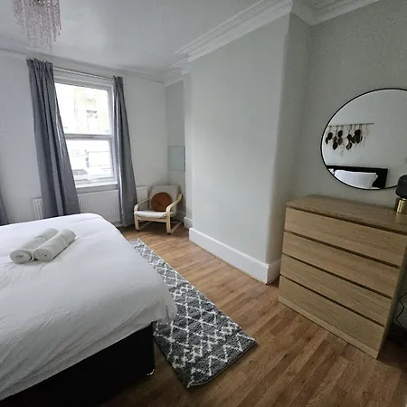 1br Flat Perfect For London