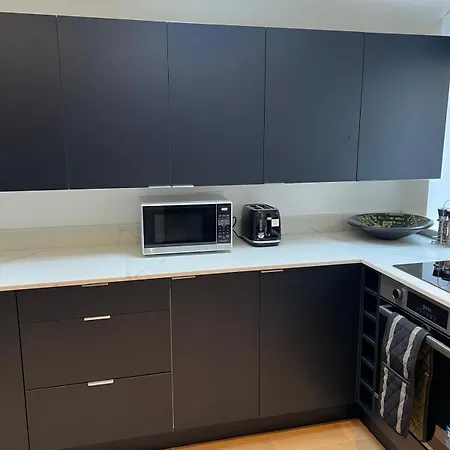 Apartment Beautiful 2 Bed With En Suite, Near Tube And Stamford Bridge