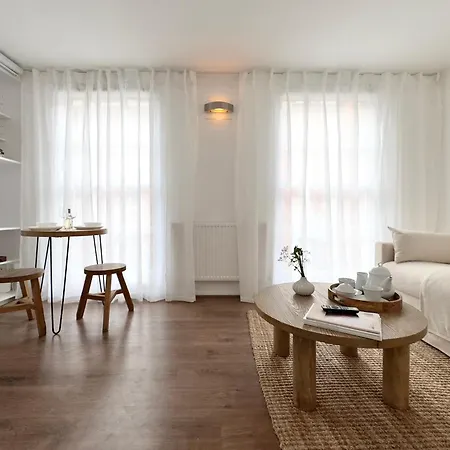 Chic Marble Arch With 100 Inch Cinema & Premium Mattress, By The Design Traveller