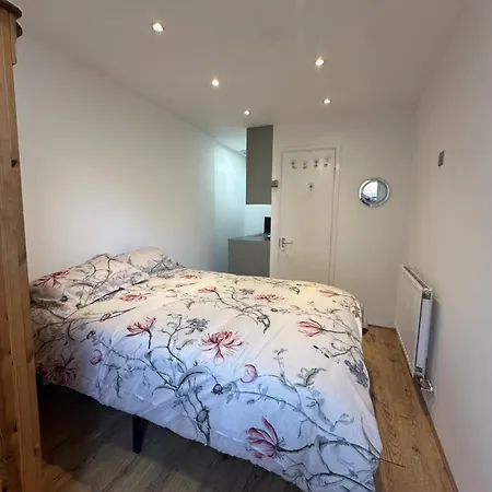Ensuite Double Near Excel London