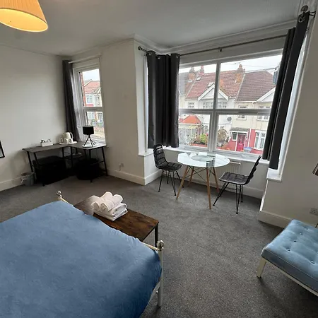 Guest house Cosy Double A Stones Throw From Wembley Stadium