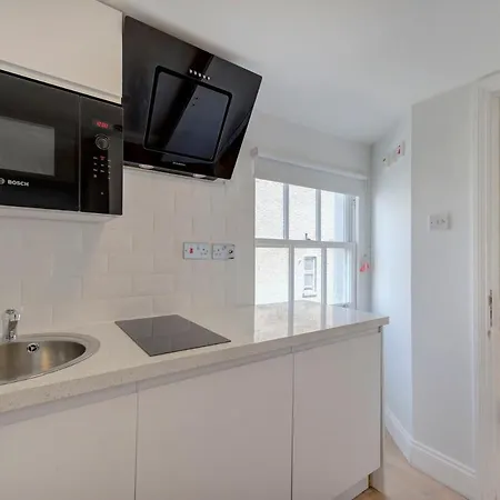 Kensington Gardens - 13 Apartment