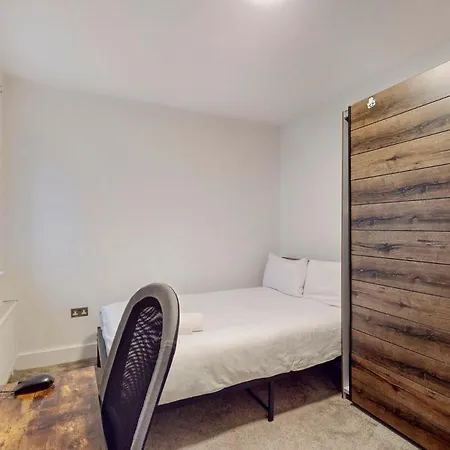 Apartment Spacious & Comfortable 2br Close To Stratford