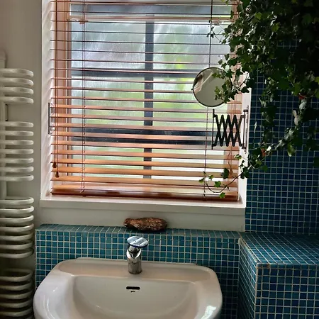 Creative Oasis In The Heart Of Guest house London