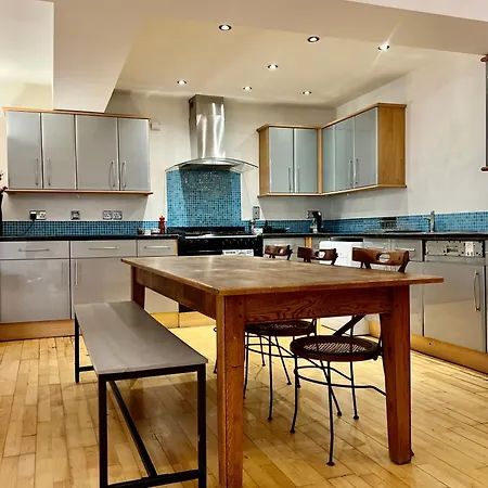 Creative Oasis In The Heart Of *