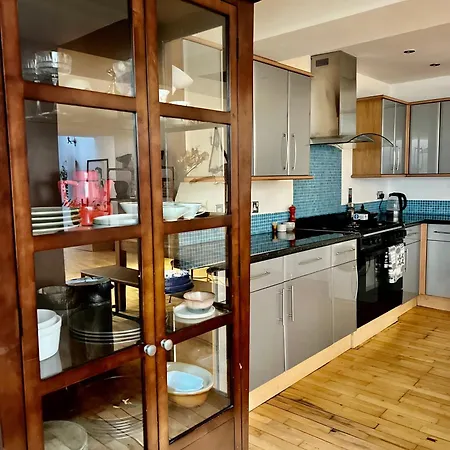 Creative Oasis In The Heart Of * London