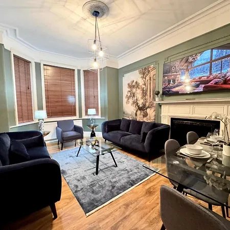 Marylebone Family Four Bedroom Apartment *