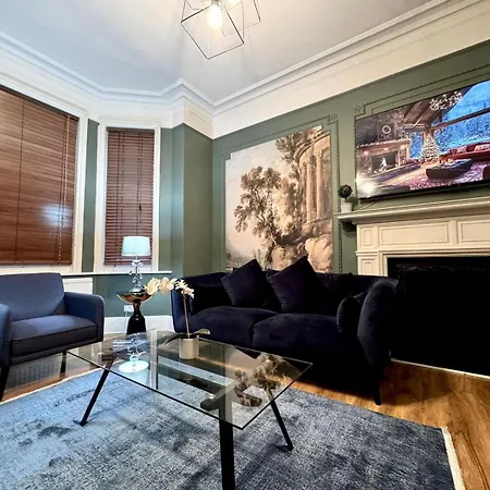 Marylebone Family Four Bedroom Apartment *