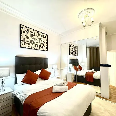 Marylebone Family Four Bedroom Apartment *