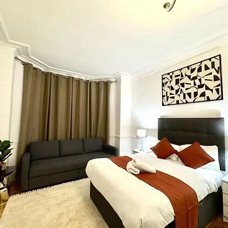 Marylebone Family Four Bedroom Apartment London
