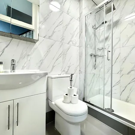 Marylebone Family Four Bedroom Apartment *