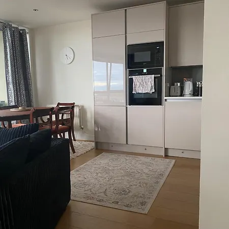 2 Bed Parking Balcony River View London
