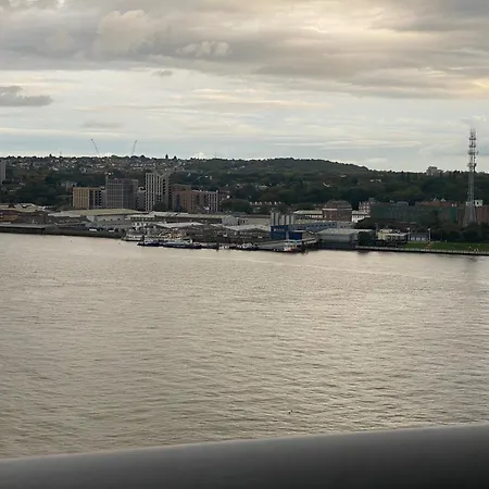 2 Bed Parking Balcony River View *