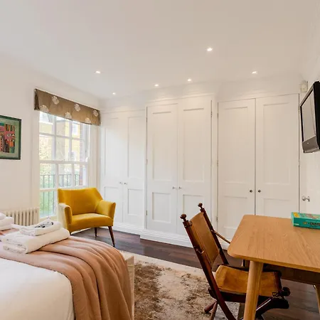 Apartment New 3lvl 3br With Garden, Prime Knightsbridge