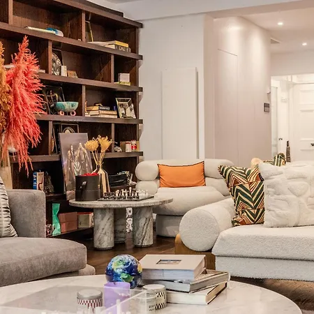 New 3lvl 3br With Garden, Prime Knightsbridge * London