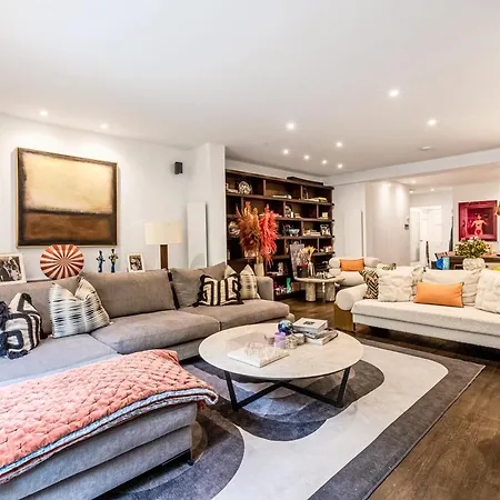 Apartment New 3lvl 3br With Garden, Prime Knightsbridge London