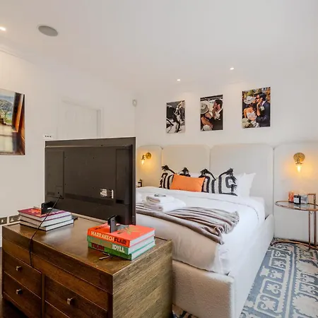 New 3lvl 3br With Garden, Prime Knightsbridge