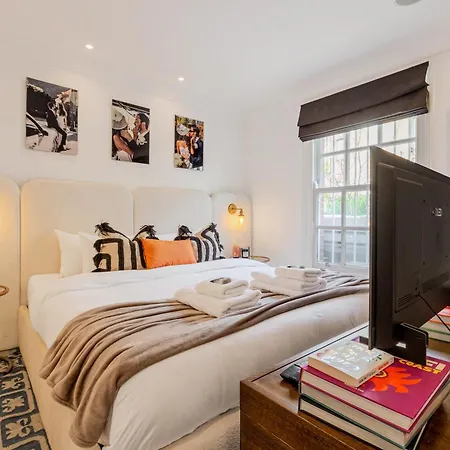 Apartment New 3lvl 3br With Garden, Prime Knightsbridge London