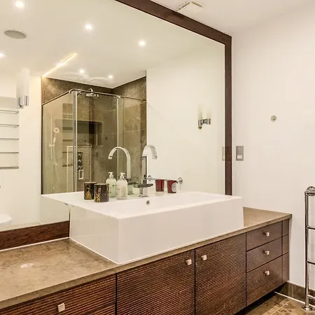 New 3lvl 3br With Garden, Prime Knightsbridge *