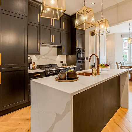 Astounding 4br Haven With Garden Queens Park Tube *