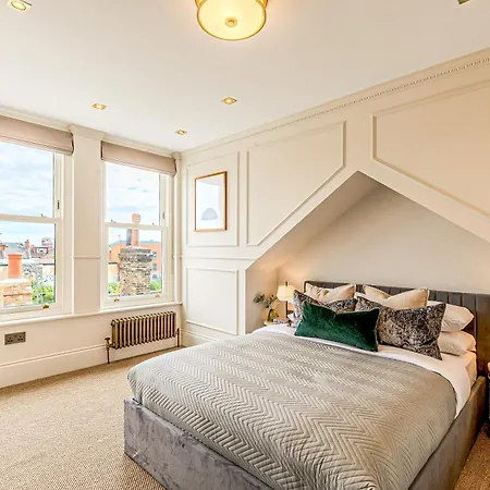 Apartment Astounding 4br Haven With Garden Queens Park Tube London