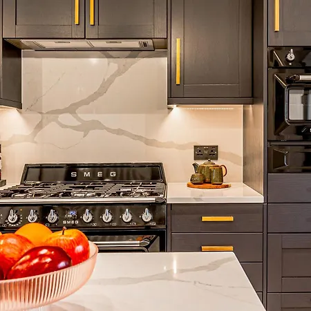 Apartment Astounding 4br Haven With Garden Queens Park Tube *