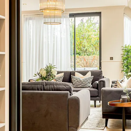 Astounding 4br Haven With Garden Queens Park Tube * London